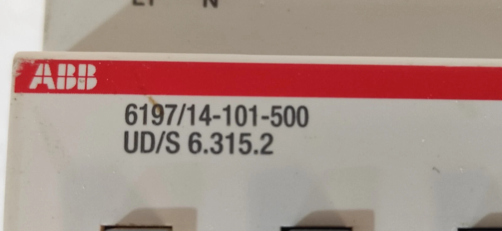 admin/uploads/uploads/abb i-bus knx 101 universal dimming actu uds_1.webp